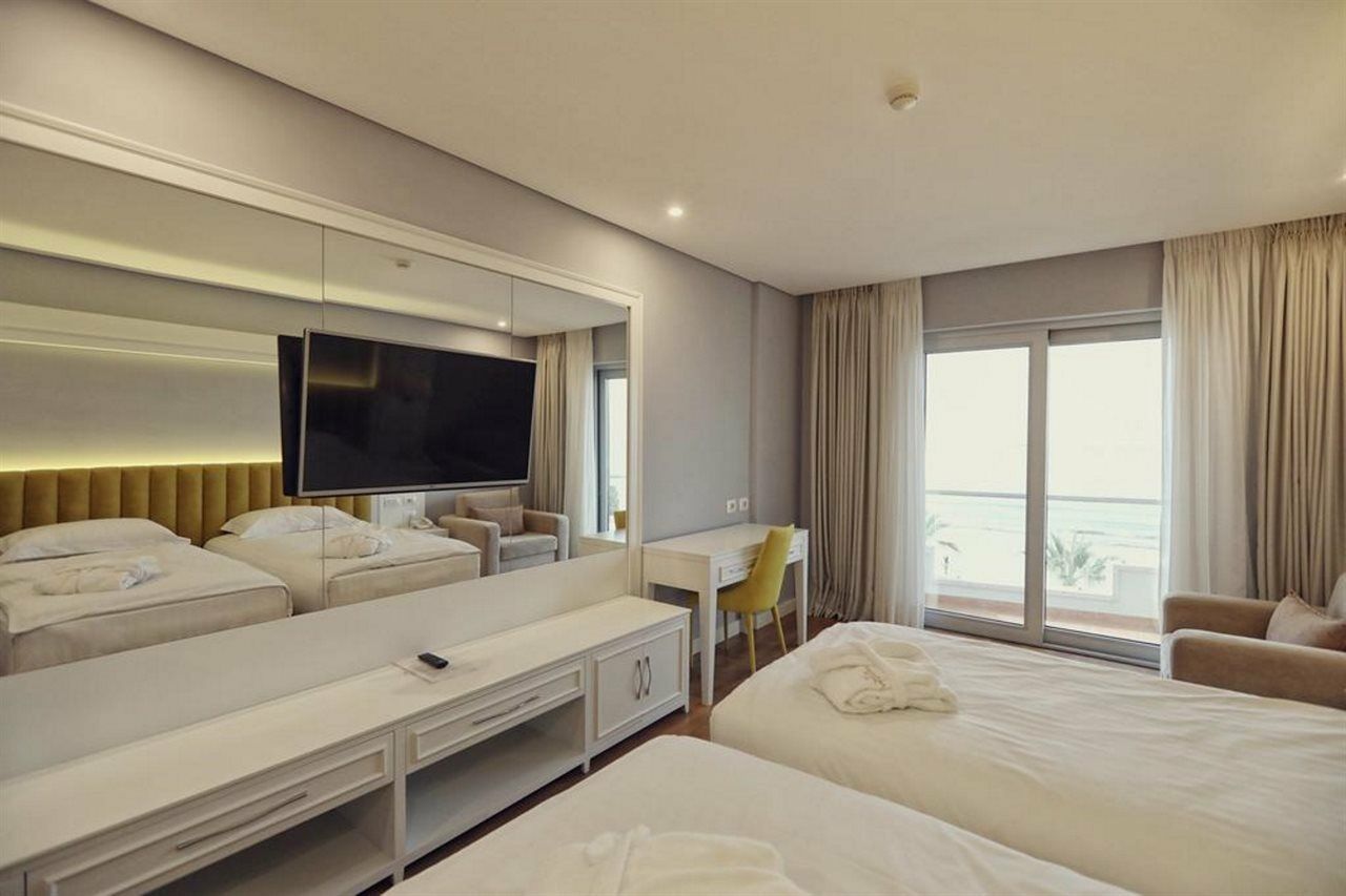 Premium Beach Hotel Golem  Exterior foto